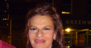 Sandra Bernhard Net Worth: Unraveling the Lifestyle And Career of a Versatile Entertainer Sandra Bernhard’s Net Worth